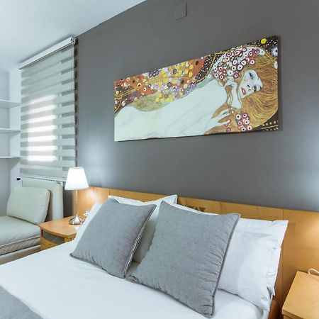 Two Bedroom Townhouse Within 10Min Walk From Beach Barcelona Buitenkant foto