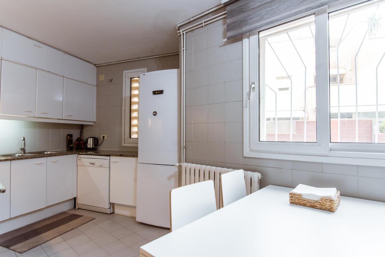 Two Bedroom Townhouse Within 10Min Walk From Beach Barcelona Buitenkant foto
